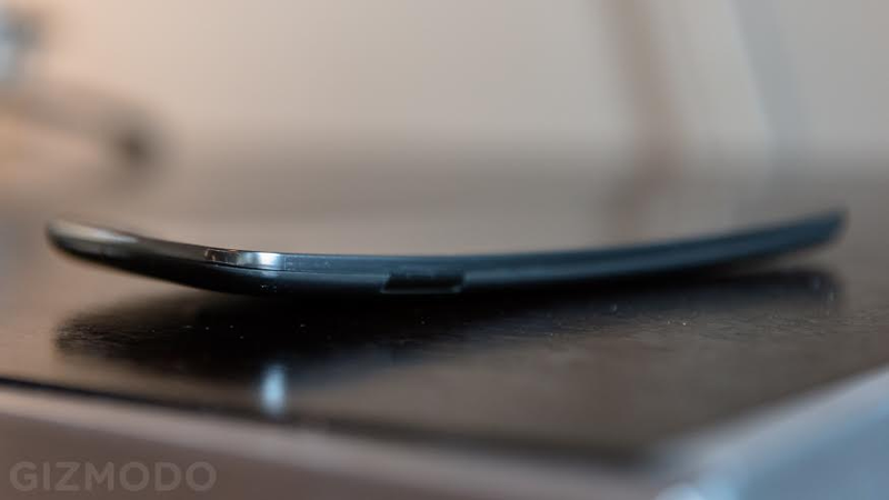 Illustration for article titled LG G Flex, análisis: más allá de la curva